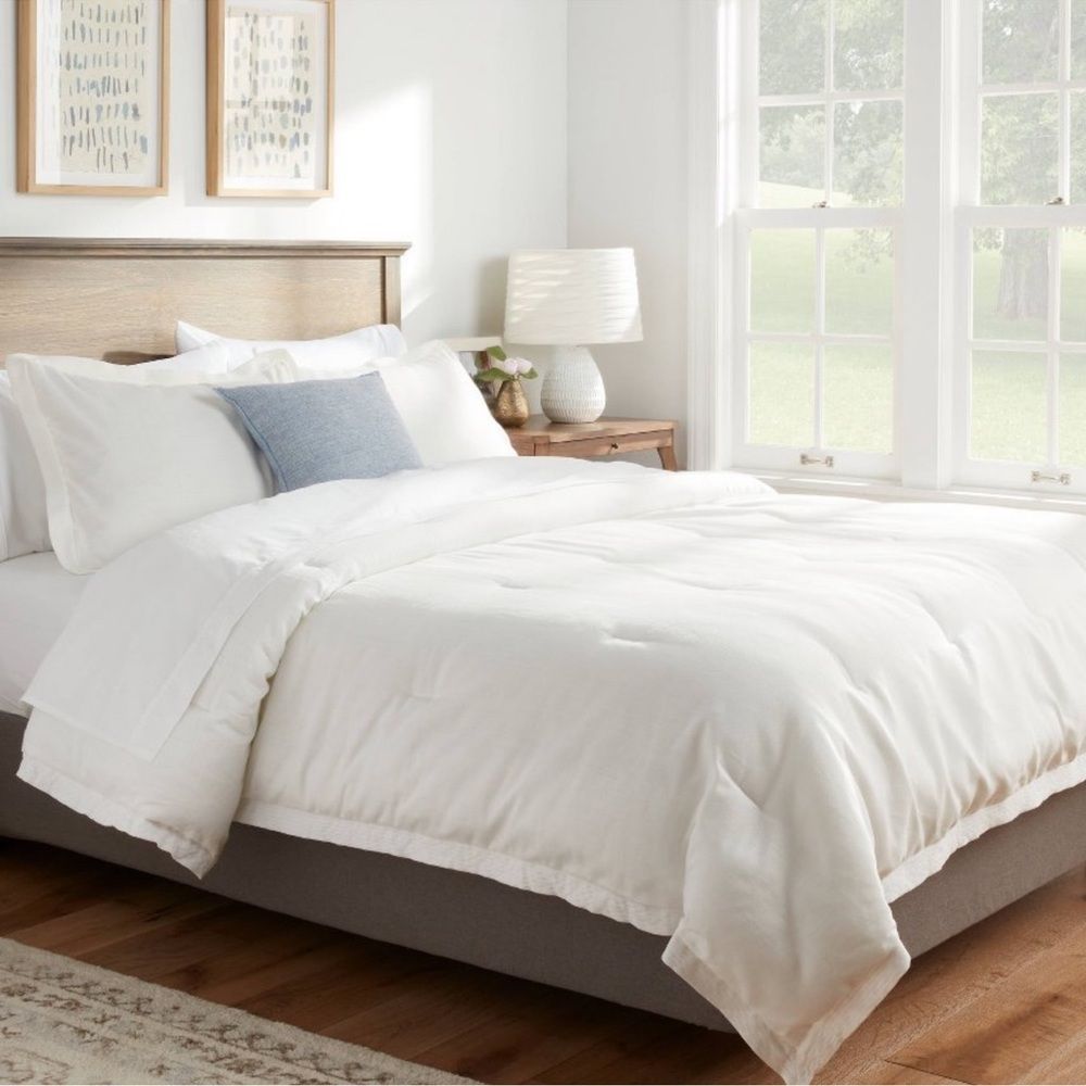 THRESHOLD Family-Friendly Comforter & Sham Set Chambray, White